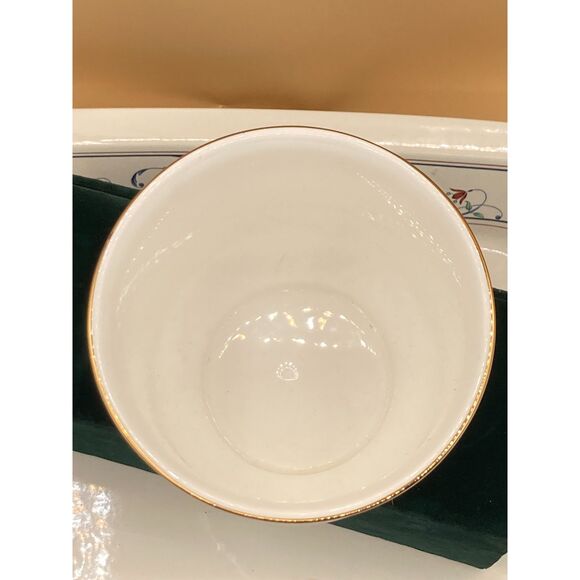 wedgwood wild strawberry cachepot bone china 4.5" tall new - Picture 2 of 5